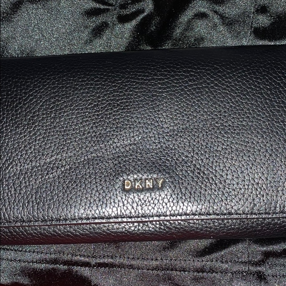 DKNY wallet